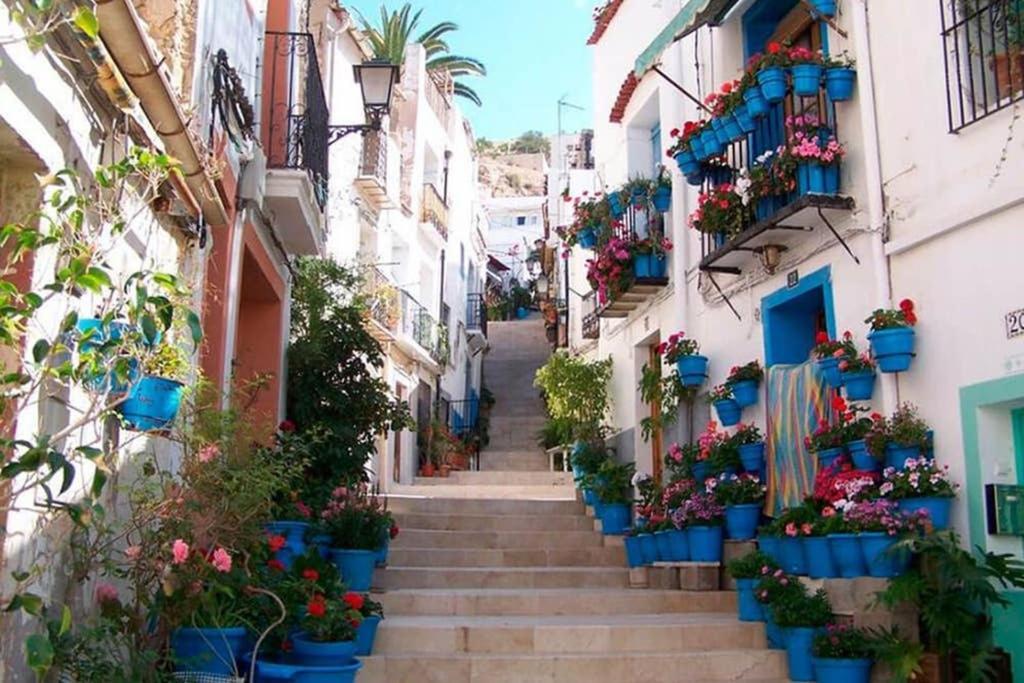 Espacioso Y Centrico Piso Con Zona Chill-Out Alicante Exterior photo